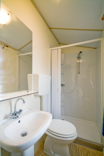 Bathroom 2, Camping Cisano - San Vito, Verona