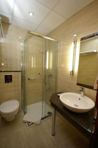 Bathroom 5, Hotel Xavin Restaurant Wellness, Siklósi