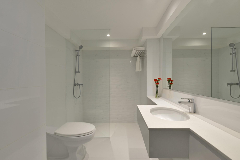 Bathroom 13