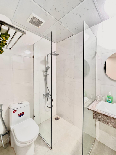 Bathroom 4, Tuna Hotel, Tuy Hoa