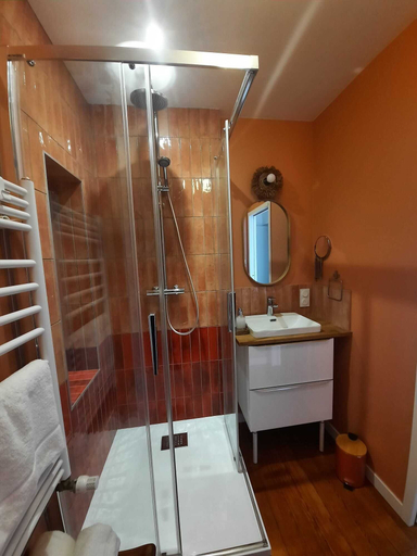 Bathroom 5, Maison Rinette, Côte-d'Or
