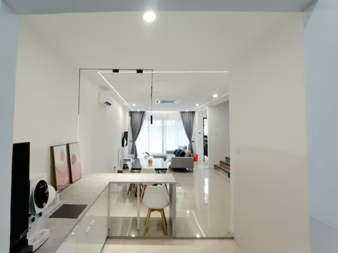 Others 4, 5c03, Shah Alam