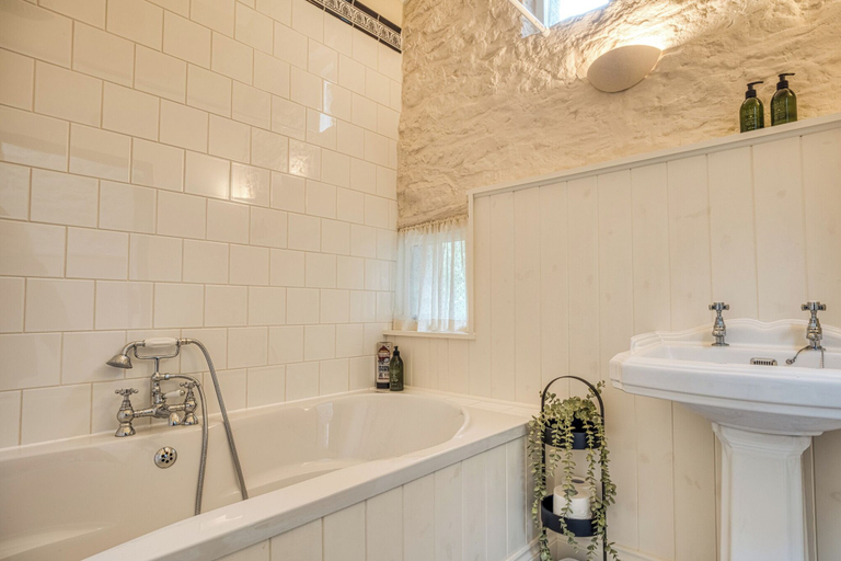Bathroom 3, The Cider Barn - Gorgeous 2BD Near Bath, Bath and North East Somerset