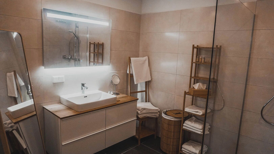 Bathroom 3, Apartment Frida by Da Alois, Liezen