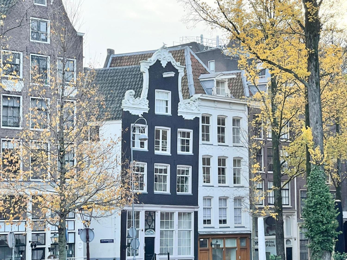 Others 4, Little Tulip, Amsterdam
