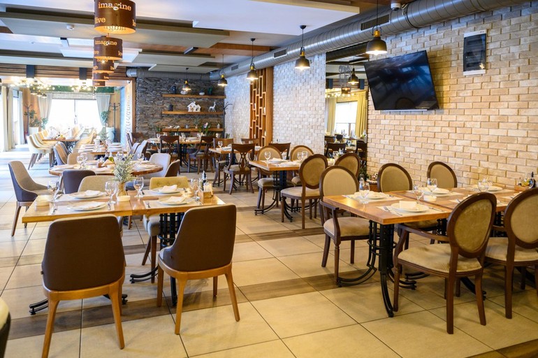 Food & Drinks 2, MV Monogram, Inđija