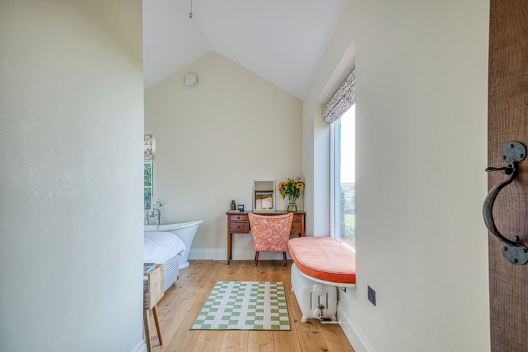 Bedroom 2, The Cider Barn - Gorgeous 2BD Near Bath, Bath and North East Somerset