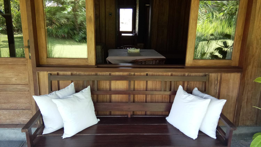 Bedroom 2, Gardenia Country Inn, Tomohon