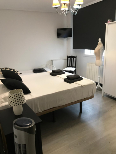 Bedroom 2, Alojamiento El Cantal, Cantabria