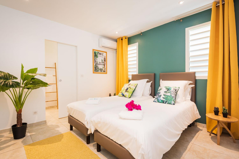 Others 3, Villa Banc de sable, acces direct a la plage, Le Diamant