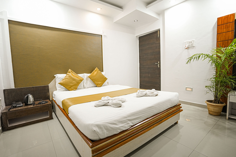 Bedroom 3, Hotel Anand, Ratnagiri