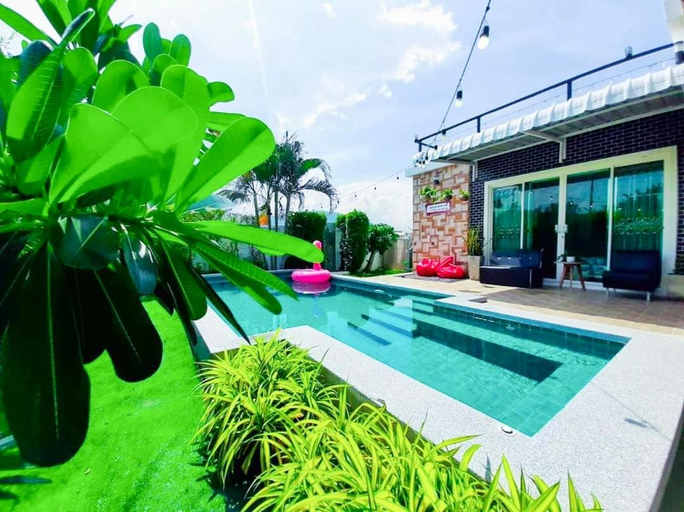 Ratchanee Party Pool Villa Hua Hin, 3 Bedrooms, Adult and Children's Pools, European Kitchen, Hua Hin