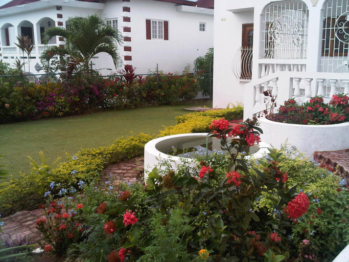 Others 3, Melrose Place