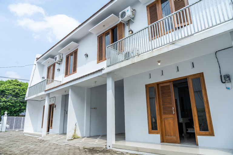 Exterior & Views, Azalia Homestay, Yogyakarta