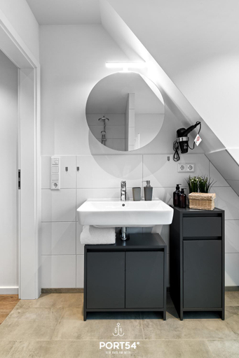 Bathroom 5, Kuste 8, Dithmarschen