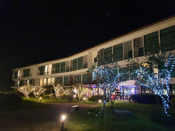 Exterior 1