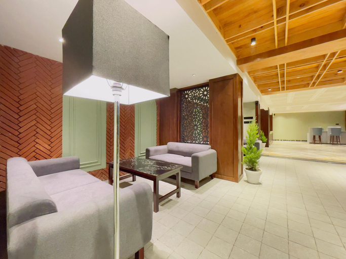 Others 5, Paradise Premium, Srinagar
