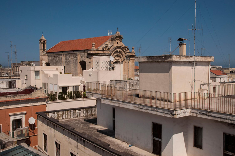 Others 5, Palazzo Verrone, Bari