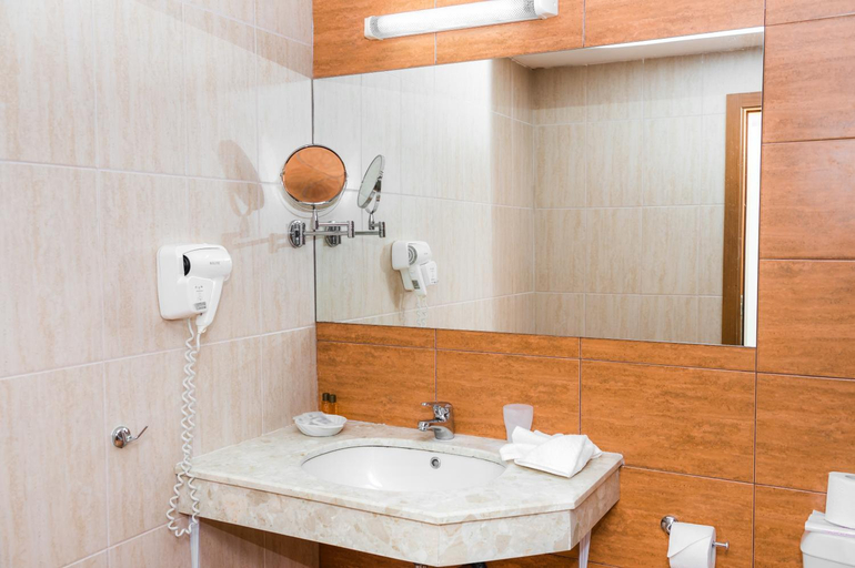 Bathroom 5, Sun Palace, Nesebar