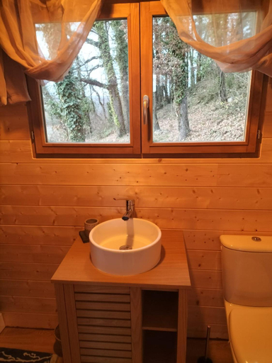 Bathroom 14