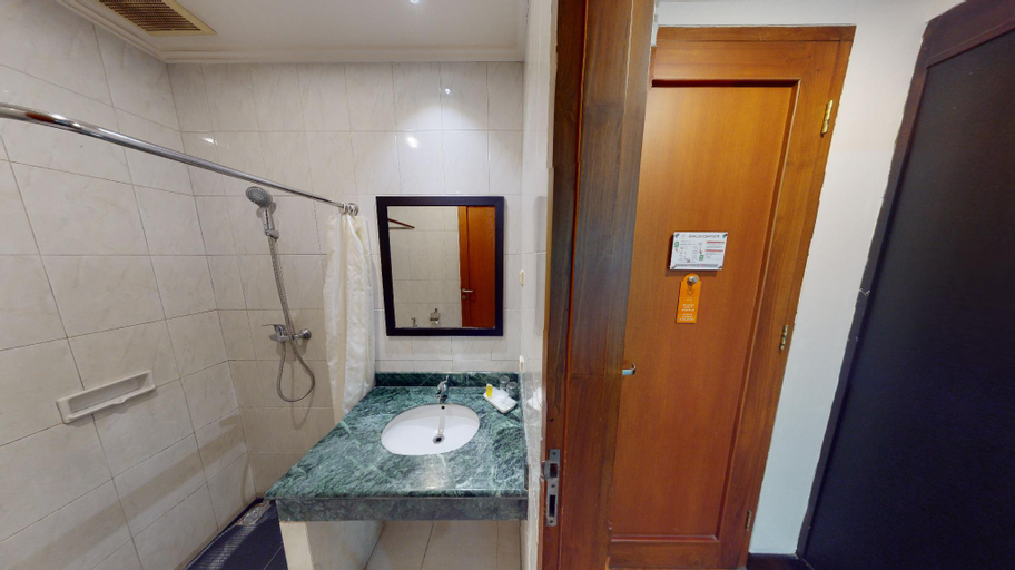 Bathroom 18