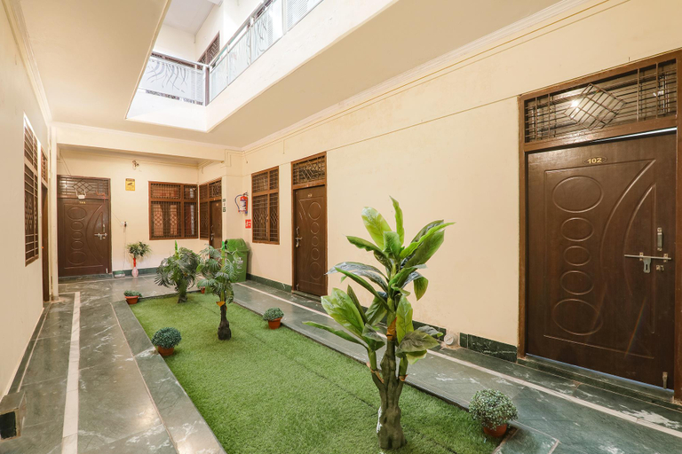 Public Area 3, FabHotel Haidri, Kaushambi