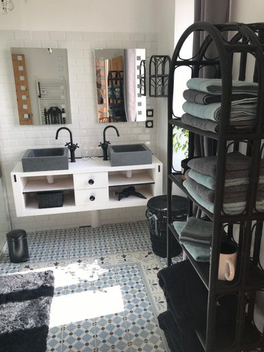 Bathroom 3, Manoir de Lanveur, Finistère