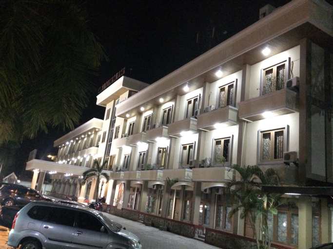 Exterior 1
