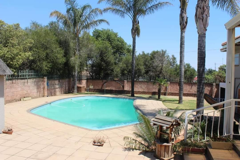 Others 4, Swartbessie Geusthouse, West Rand