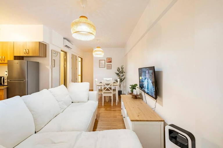 Others 5, Bohemian Inspired 2 Bedroom Inspired Condo with Fast WIFI Near BGC, Taguig