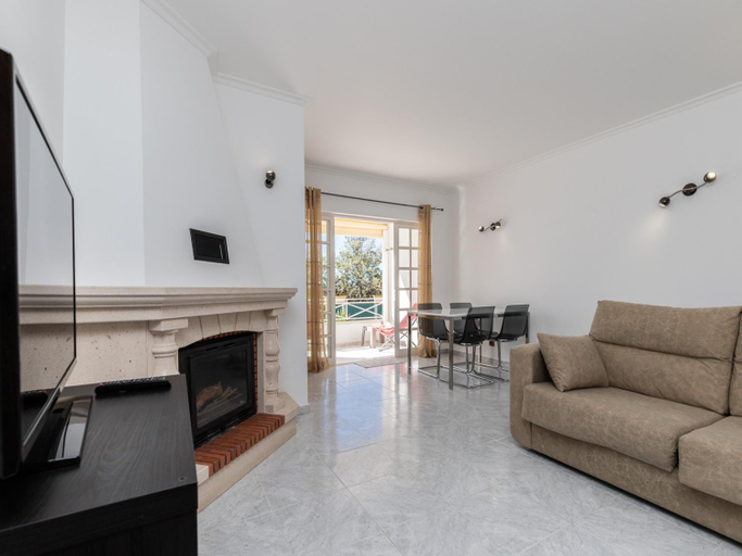Shared lounge/TV area 3, Akisol Albufeira Water, Albufeira