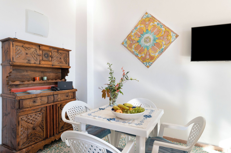 Others 5, MAIN Roof Terrace Apartment, Napoli