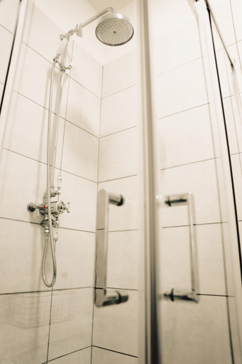 Bathroom 3, The Swan Hotel, Staffordshire