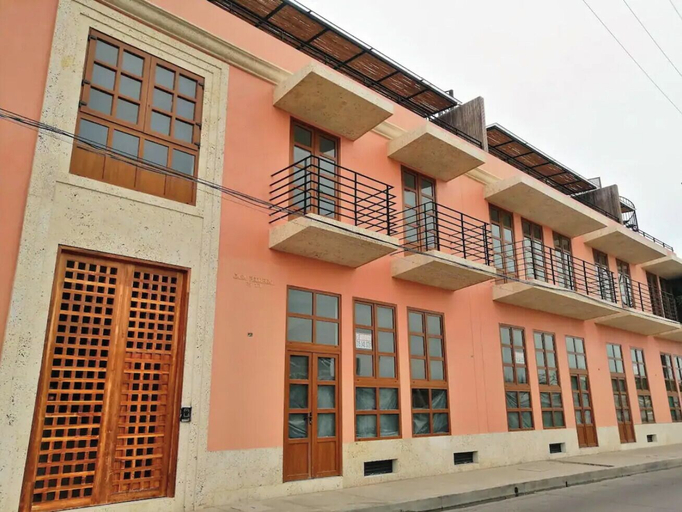 Exterior & Views