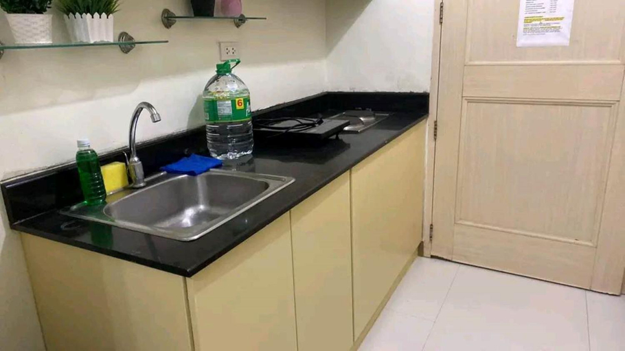 Others 4, CHATEAU ELYSEE a8 near Airport and Sm mall, WIFI, Parañaque
