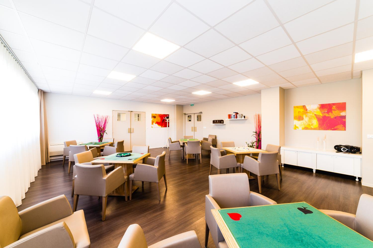 Others 5, Residence de Grasse, Alpes-Maritimes