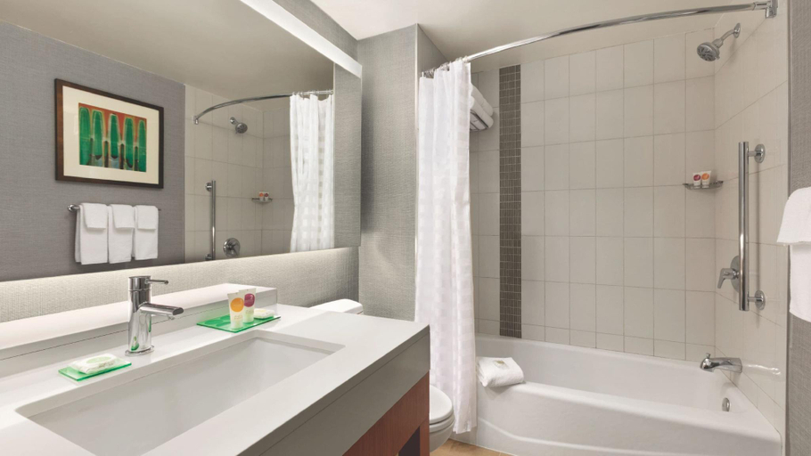 Bathroom 4, Hyatt Place Baltimore Inner Harbor, Baltimore
