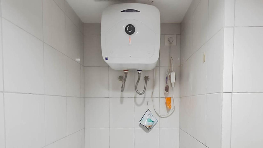 Bathroom 10