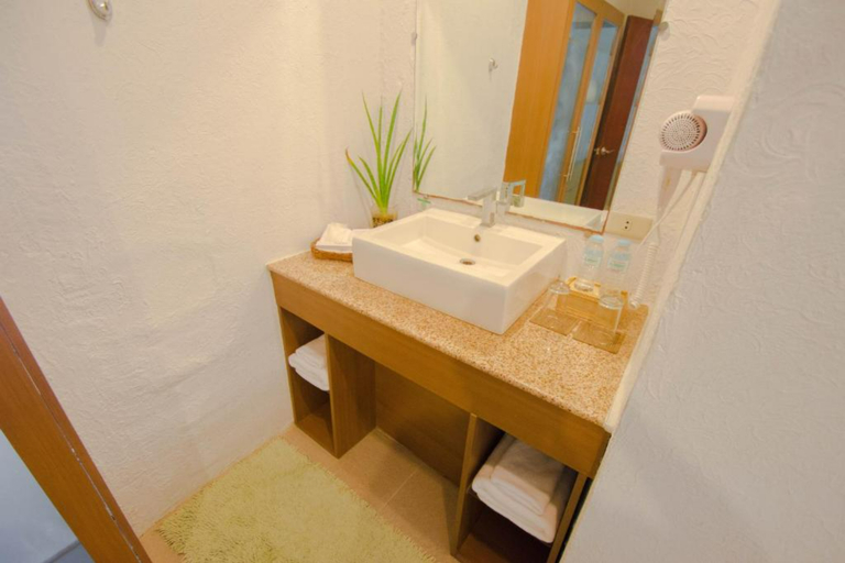 Bathroom 4, Almont Inland Resort, Butuan City