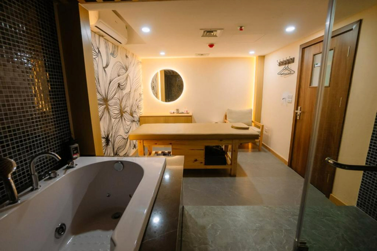 Bathroom 15
