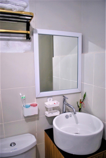 Bathroom, Jun's Apartment (near NAIA Terminal 1, 2, 3), Parañaque