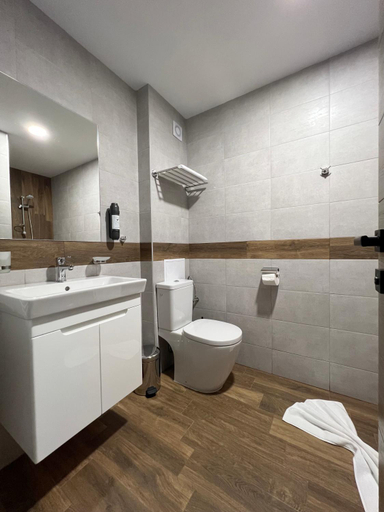 Bathroom, Hotel BLISS Sofia Airport Self Check In, Stolichna