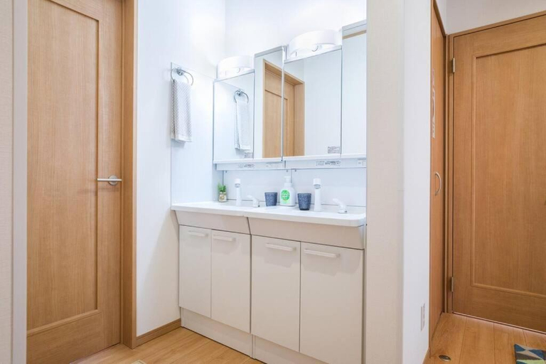 Bathroom 3, LAULEA Large 4 bedrooms! Spacious parking!, Kin