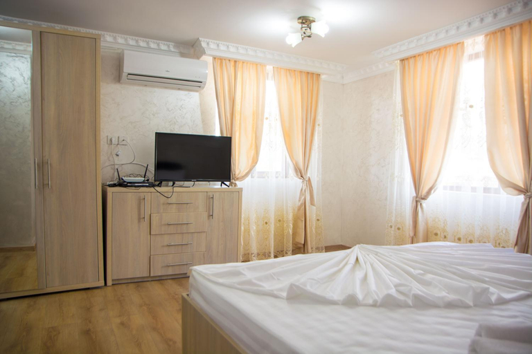 Others 5, CASA ALEX SI ALEXIA, Calimanesti