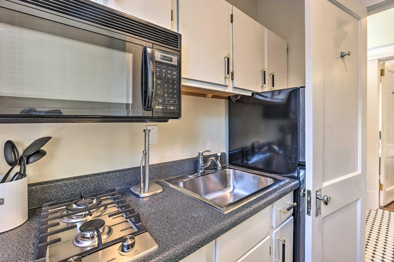 Others 4, Bright Apartment 3 Mi to Downtown Birmingham!, Jefferson