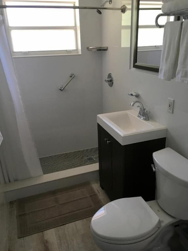 Bathroom 4, Elizabeth House Inn, Broward