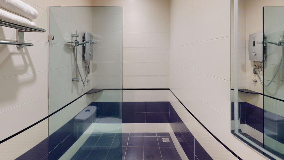 Bathroom 3