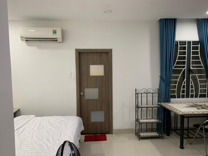 Bedroom 4, Royal Room with airy & spacious balcony, Ho Chi Minh City