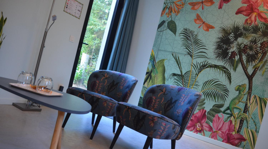 Others 5, B&B Altijd Zomer, Antwerpen