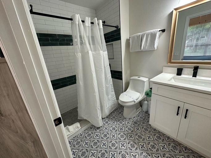 Bathroom 4, 3067bal South Facing Pool & Spa - Free Pool Heat Special!!, Polk